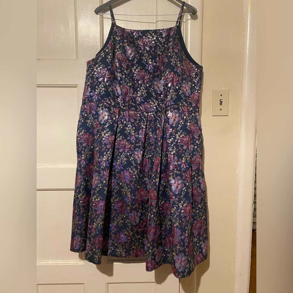 Gorgeous Floral Brocade Cocktail Dress 1X/2X